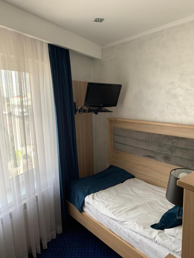 Hotel Diament Rawicz Esterno foto