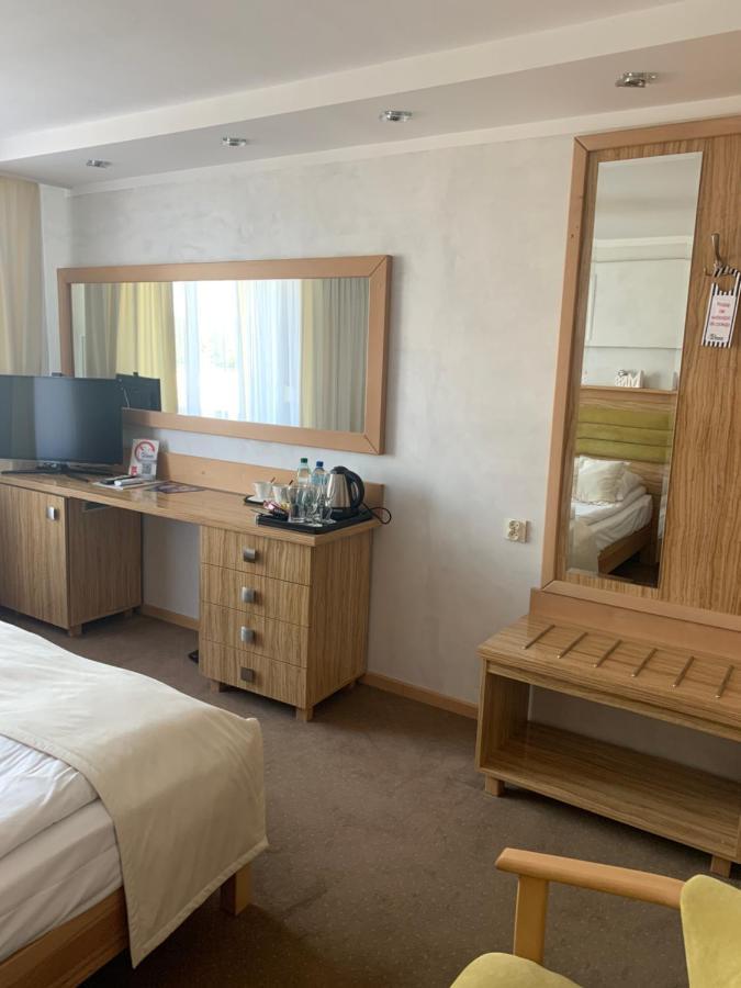 Hotel Diament Rawicz Esterno foto