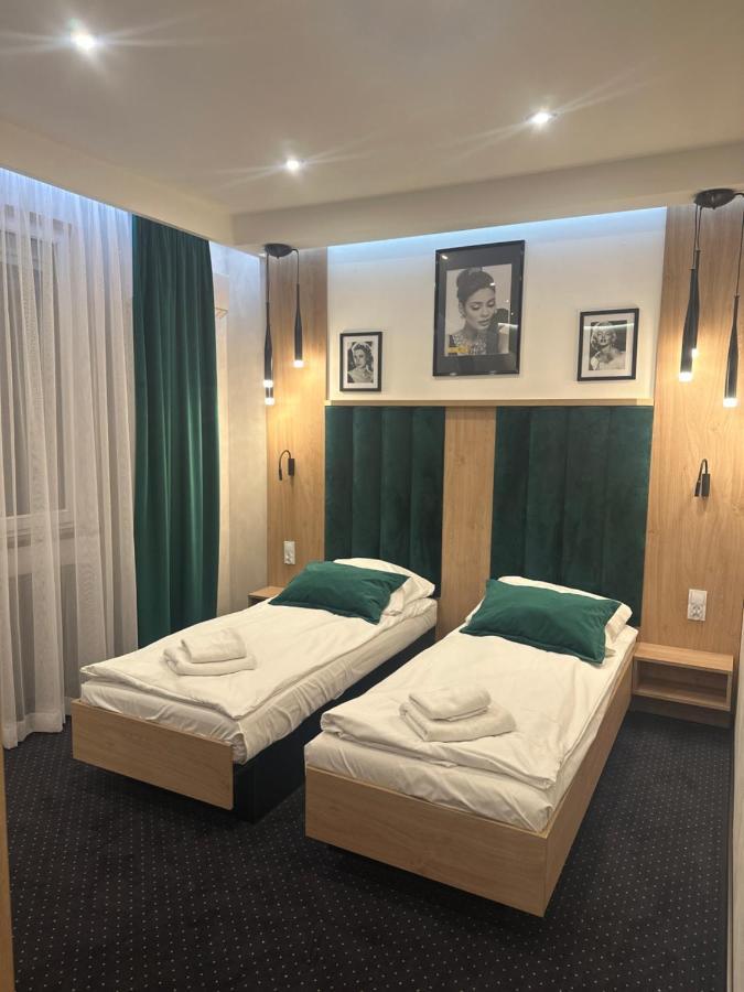 Hotel Diament Rawicz Esterno foto