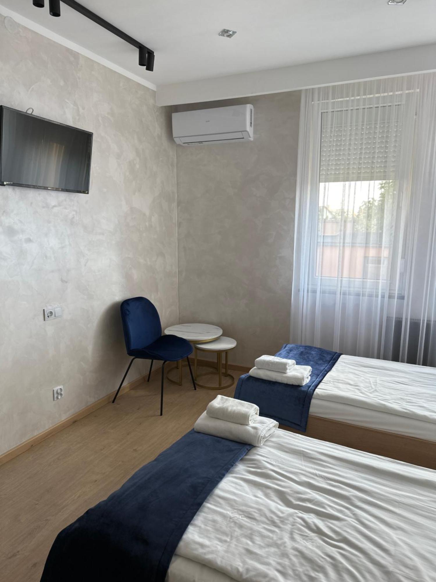 Hotel Diament Rawicz Esterno foto